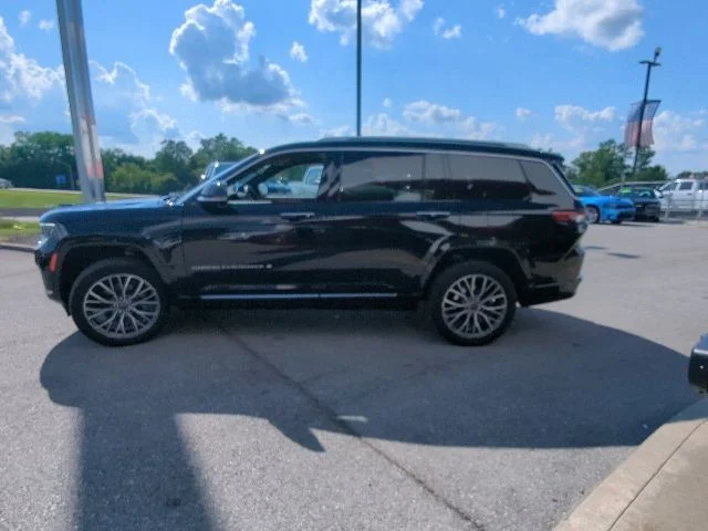 Certified Used 2023 Black Jeep Summit image 6