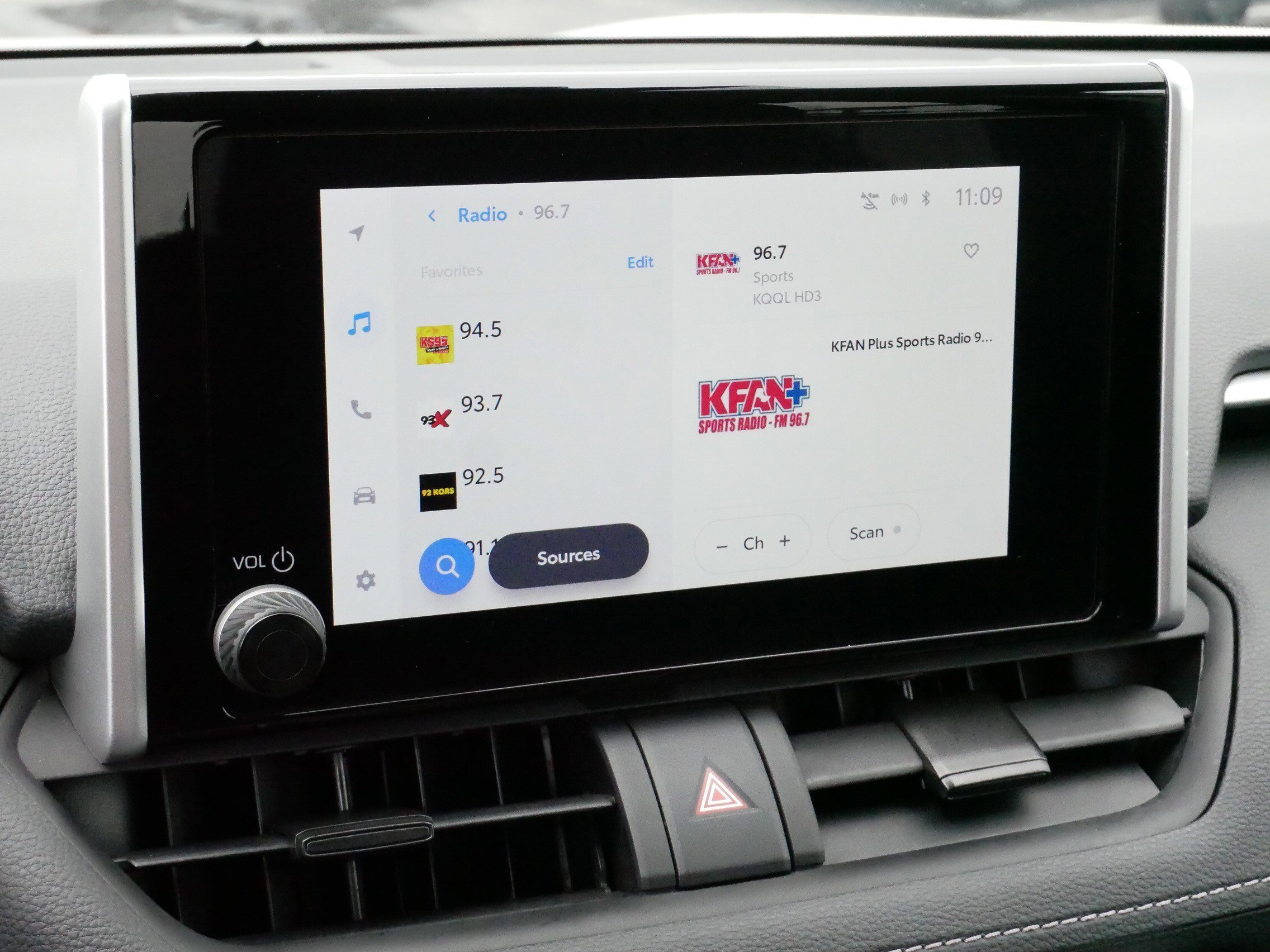 Used 2024 Ice Cap Toyota XLE image 22