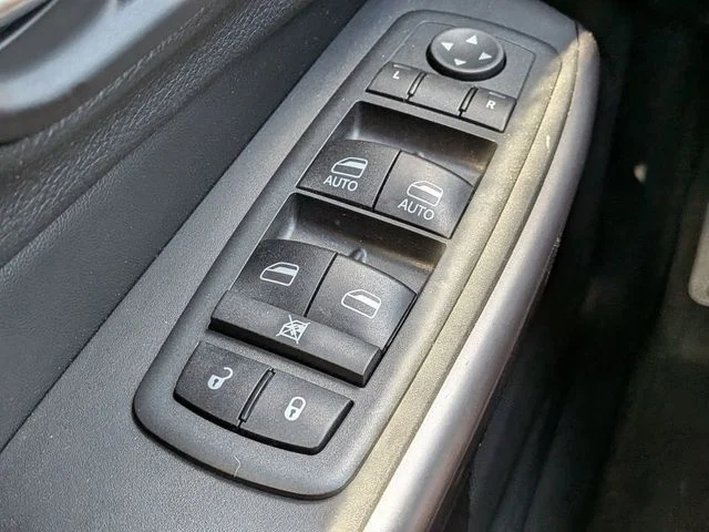 Used 2020 Silver Jeep Latitude image 19