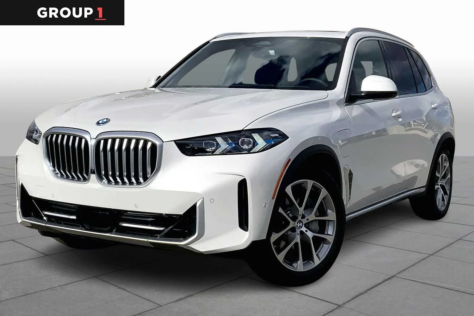 2026 BMW X5 xDrive50e's photo