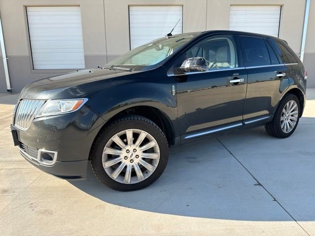 Used 2013 Black Lincoln  image 1