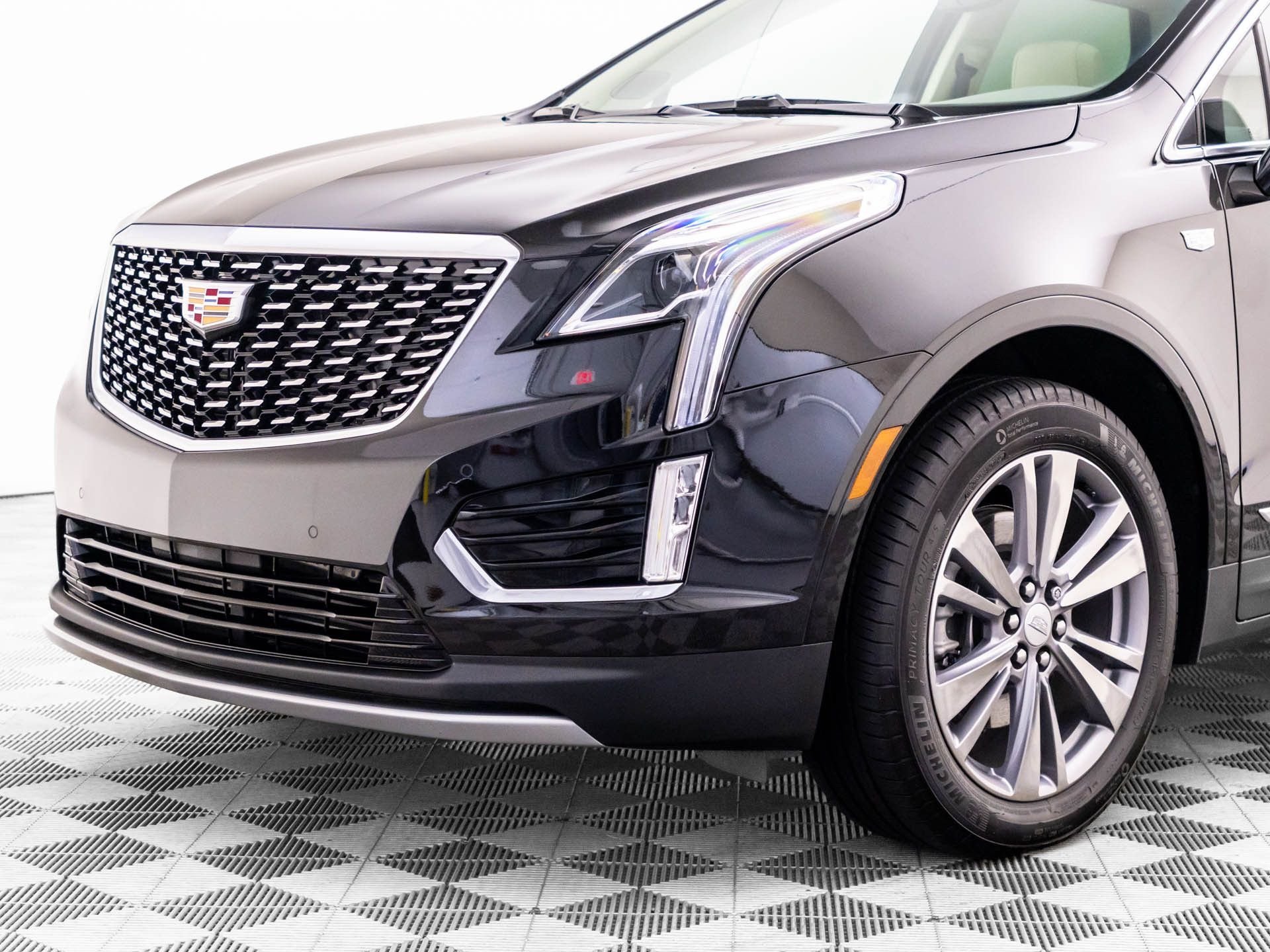 Used 2025 Black Cadillac Premium Luxury image 39