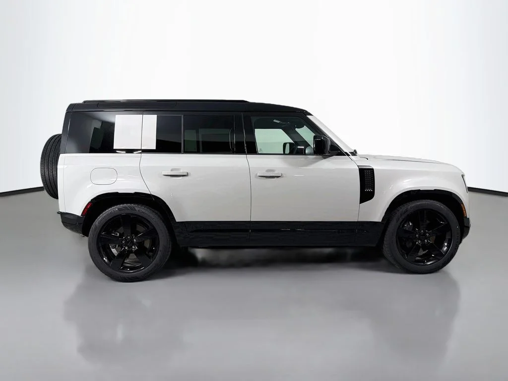 New 2026 Borasco Grey Land Rover X-Dynamic SE image 4
