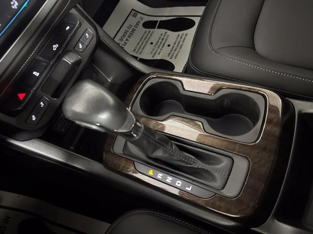 Used 2022 Blue Metallic GMC Elevation image 16