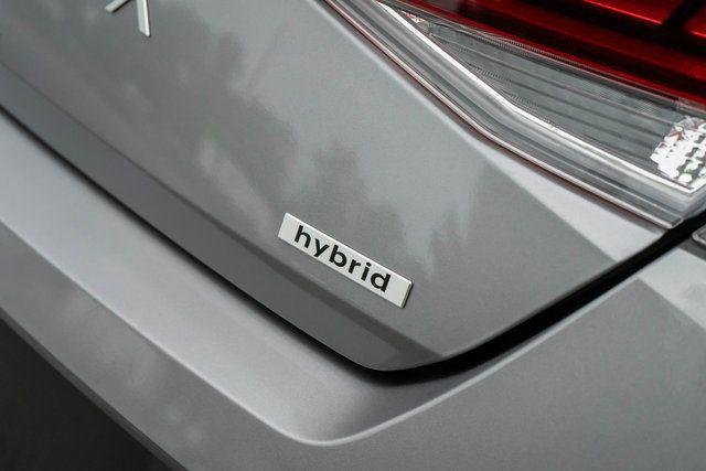 2025 Hyundai Elantra Limited - Photo 11