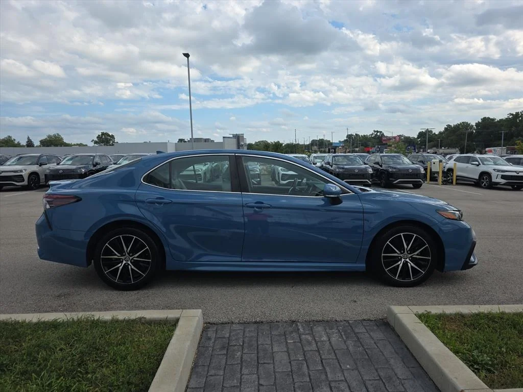 Used 2023 Blue Toyota SE AUTO image 6