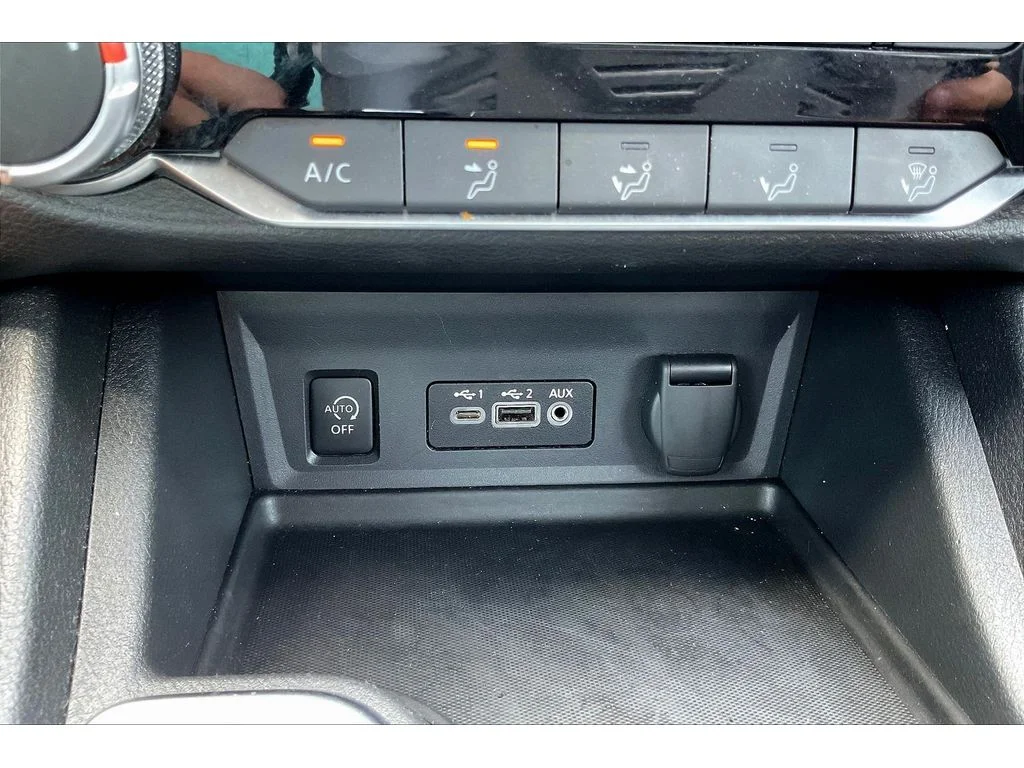 Used 2024 Gray Nissan SV image 24