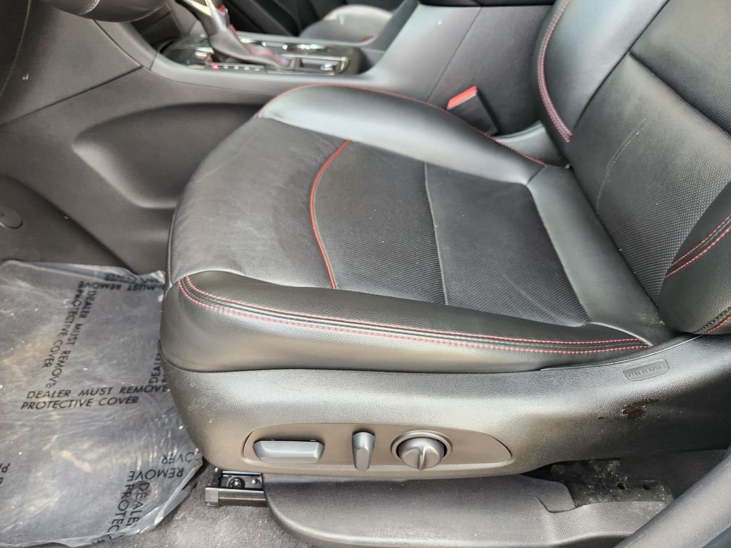 Used 2022 Iridescent Pearl Tricoat Chevrolet RS image 25