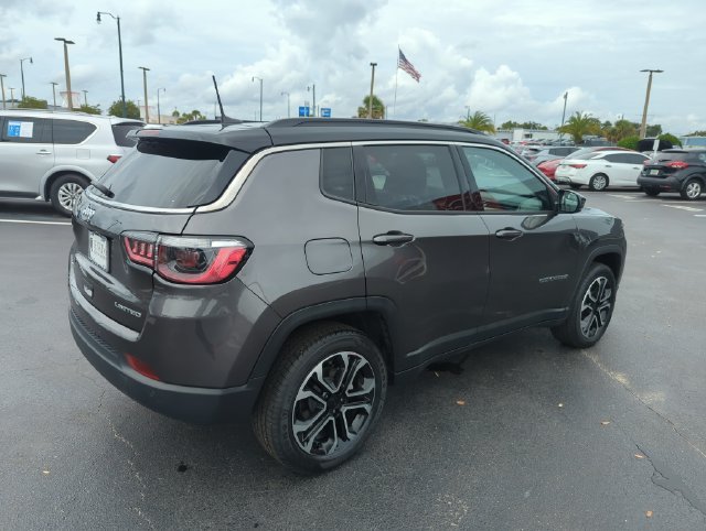 Used 2024 Gray Jeep Limited image 6