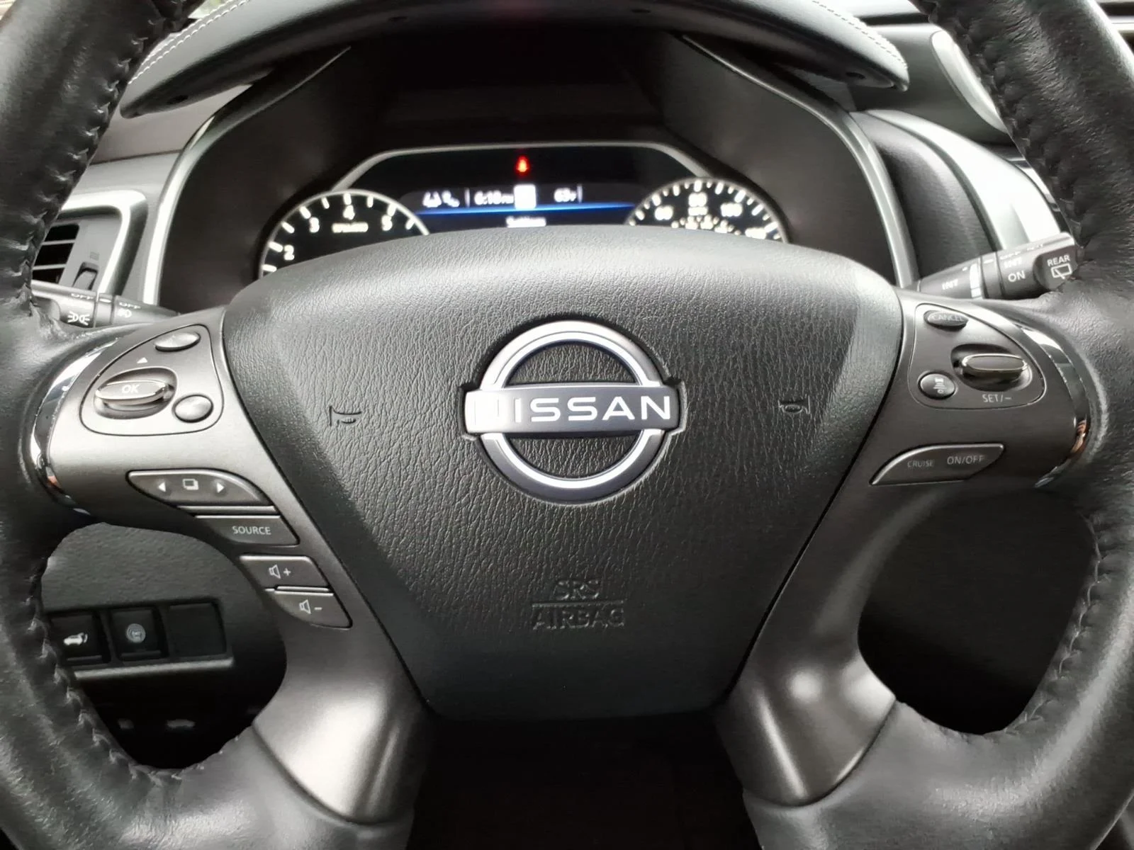 Used 2023 Super Black Nissan Platinum image 14