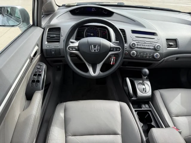 Used 2009 Alabaster Silver Metallic Honda EX-L image 22