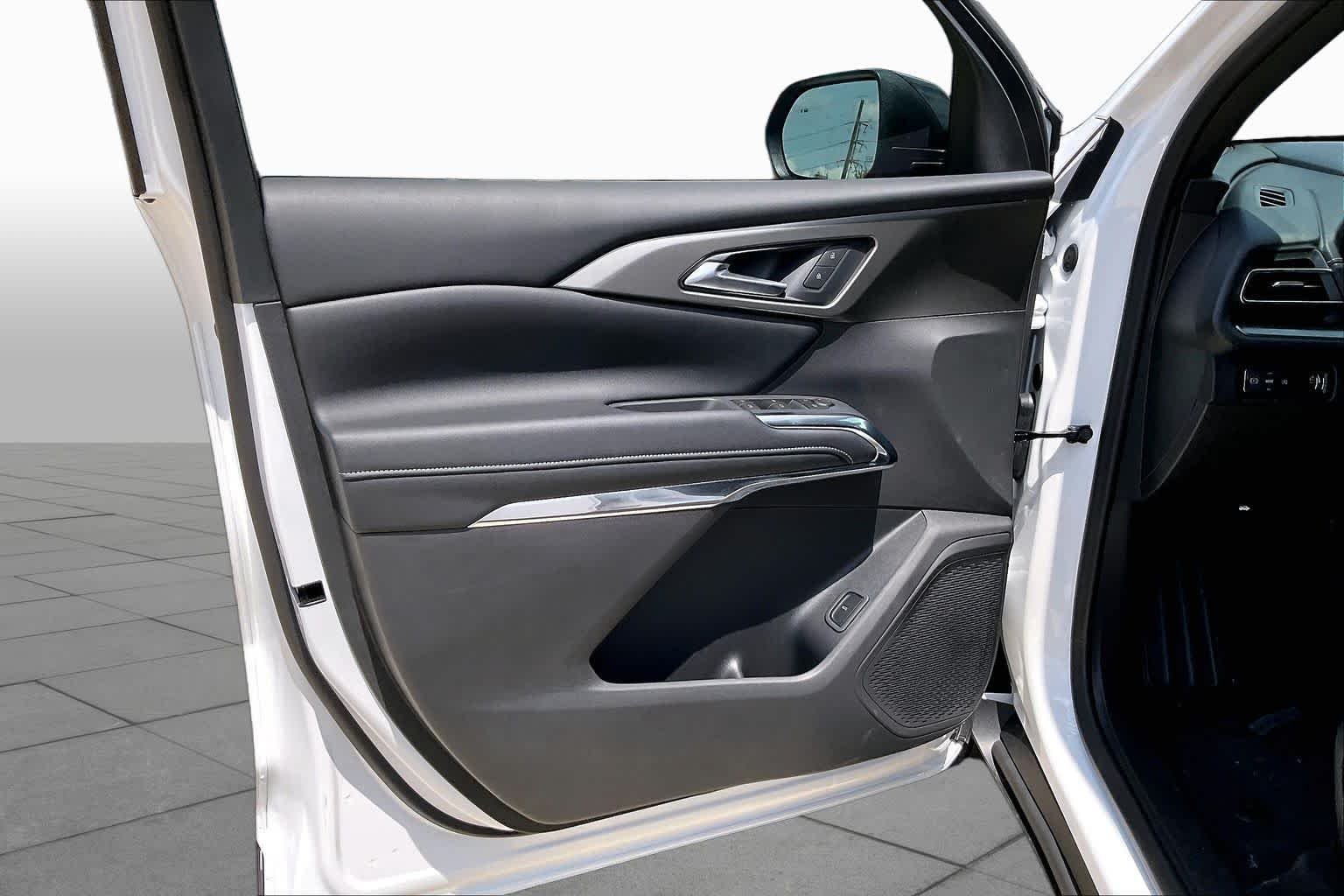 2026 Chevrolet Traverse LT - Photo 11
