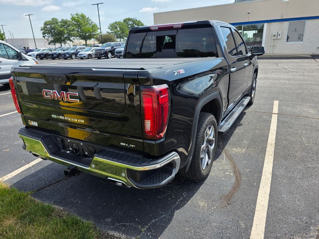 Used 2024 Onyx Black GMC SLT image 4
