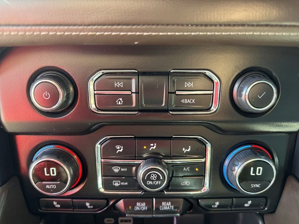 Used 2023 Red Chevrolet Z71 image 48