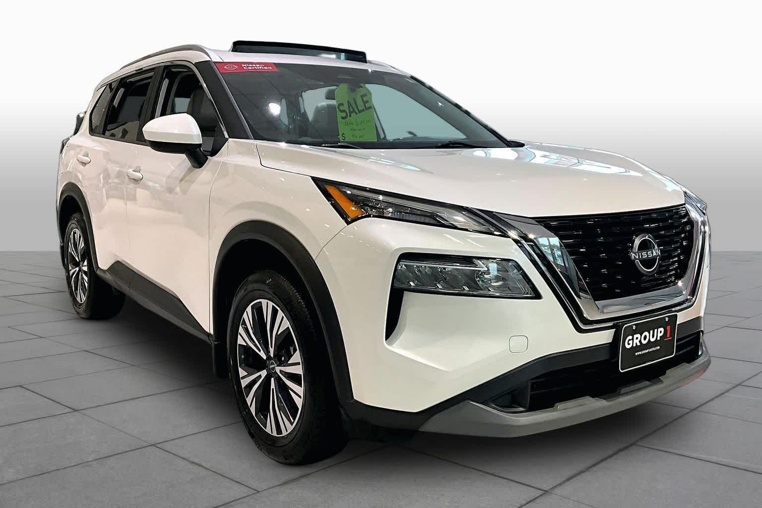 Used 2023 Pearl White Tricoat Nissan SV image 3