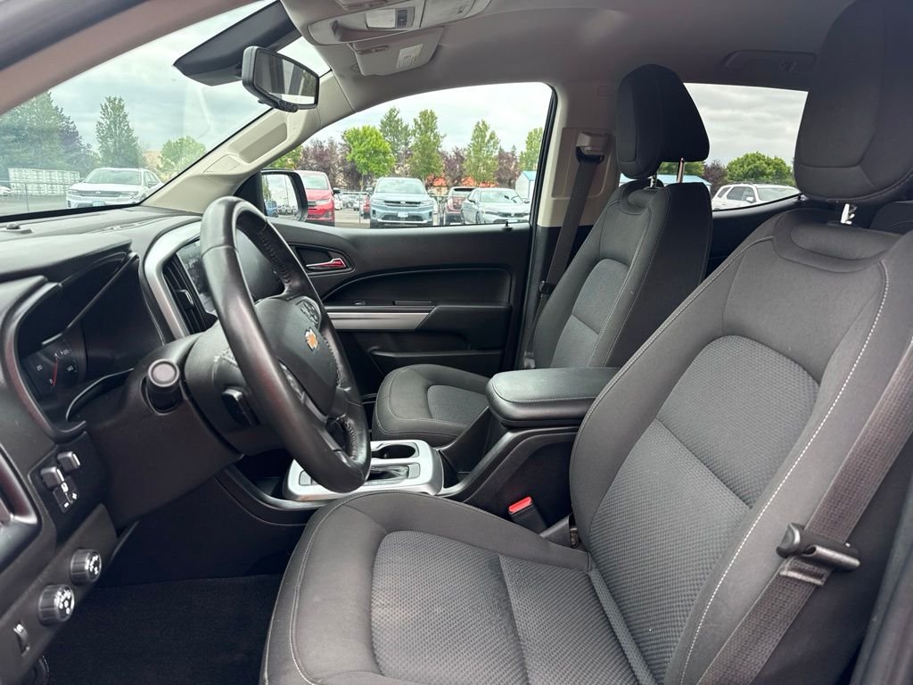 Used 2018 Graphite Metallic Chevrolet LT image 9
