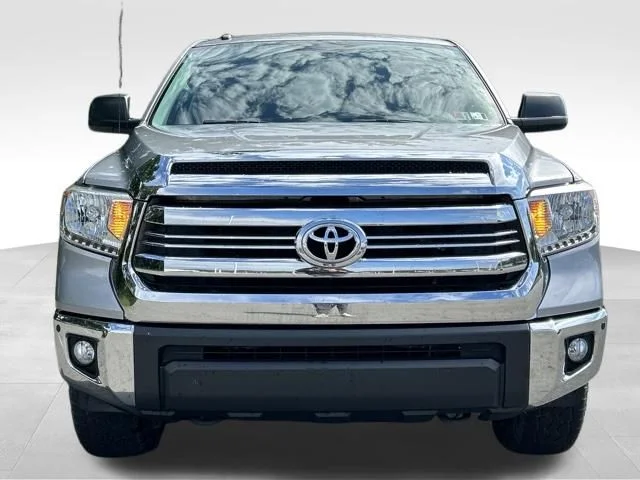 Used 2017 Silver Toyota SR5 image 8