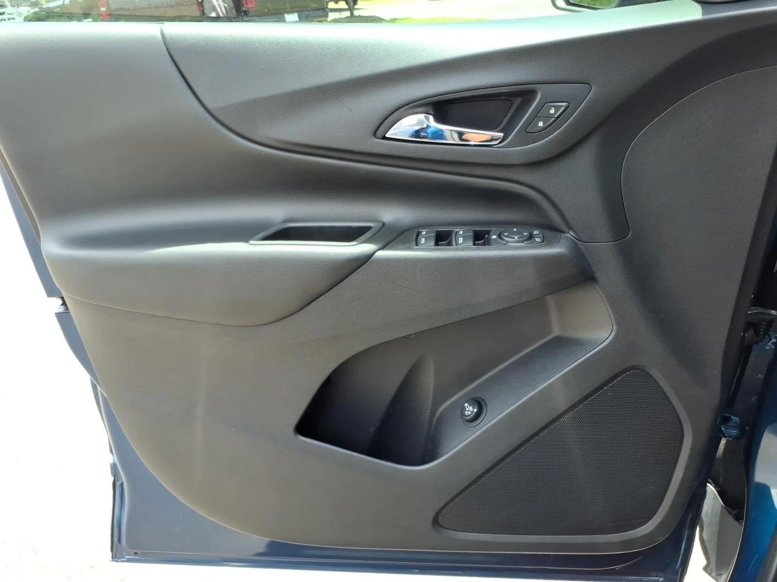 Used 2020 Pacific Blue Metallic Chevrolet LT image 29