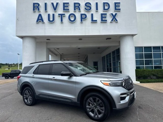 2024 Ford Explorer XLT 4WD's photo