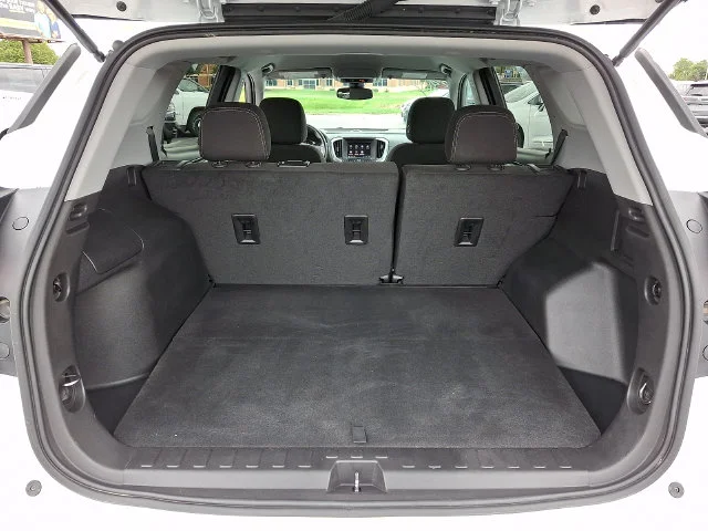 Used 2024 White GMC SLE image 28