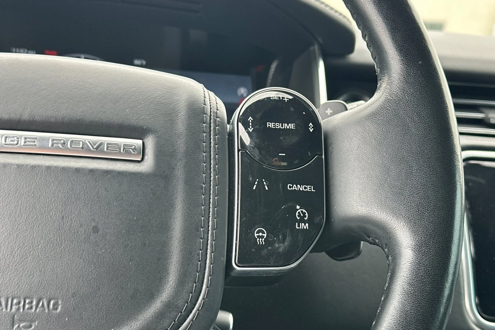 Certified Used 2019 Black Land Rover 5.0L V8 Supercharged image 30