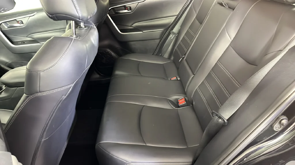 2019 Toyota RAV4 XLE Premium - Photo 16