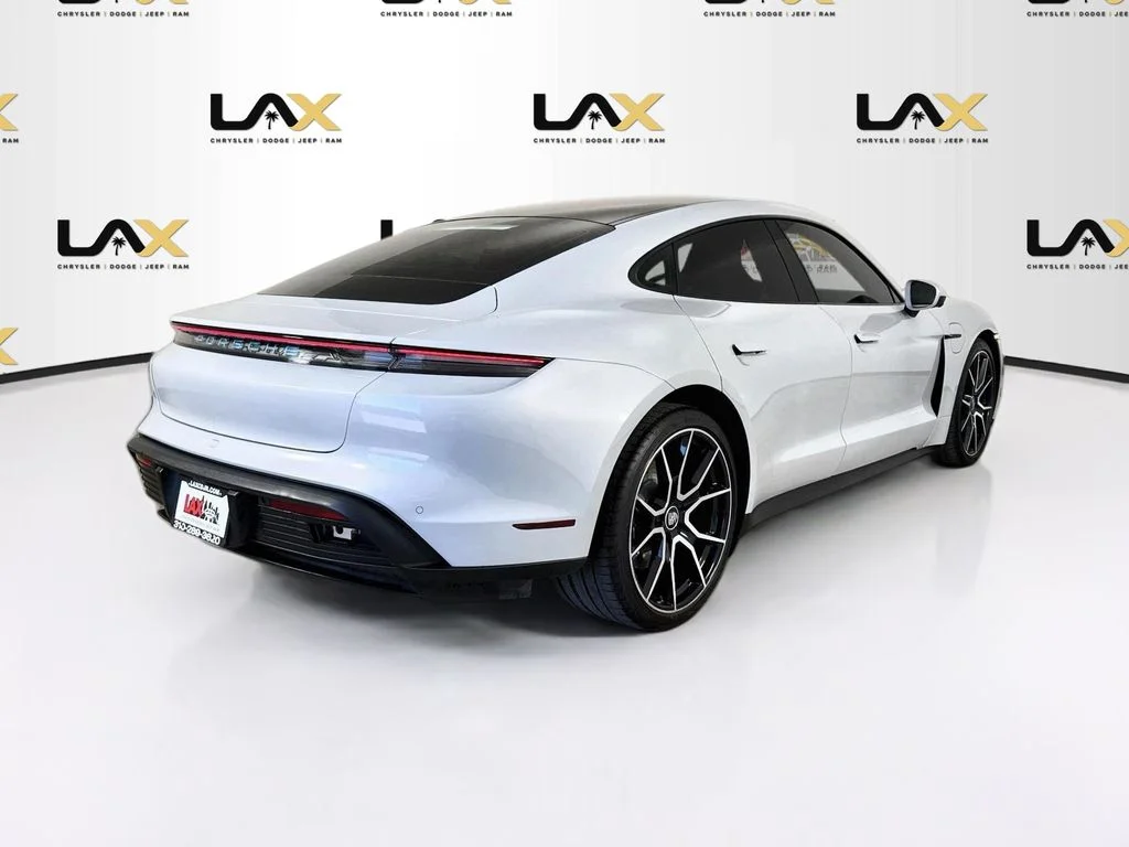 Used 2023 White Porsche Base image 7
