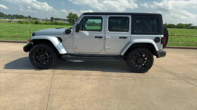 New 2023 Silver Zynith Clear-Coat Exterior Paint Jeep Sahara 4xe image 5