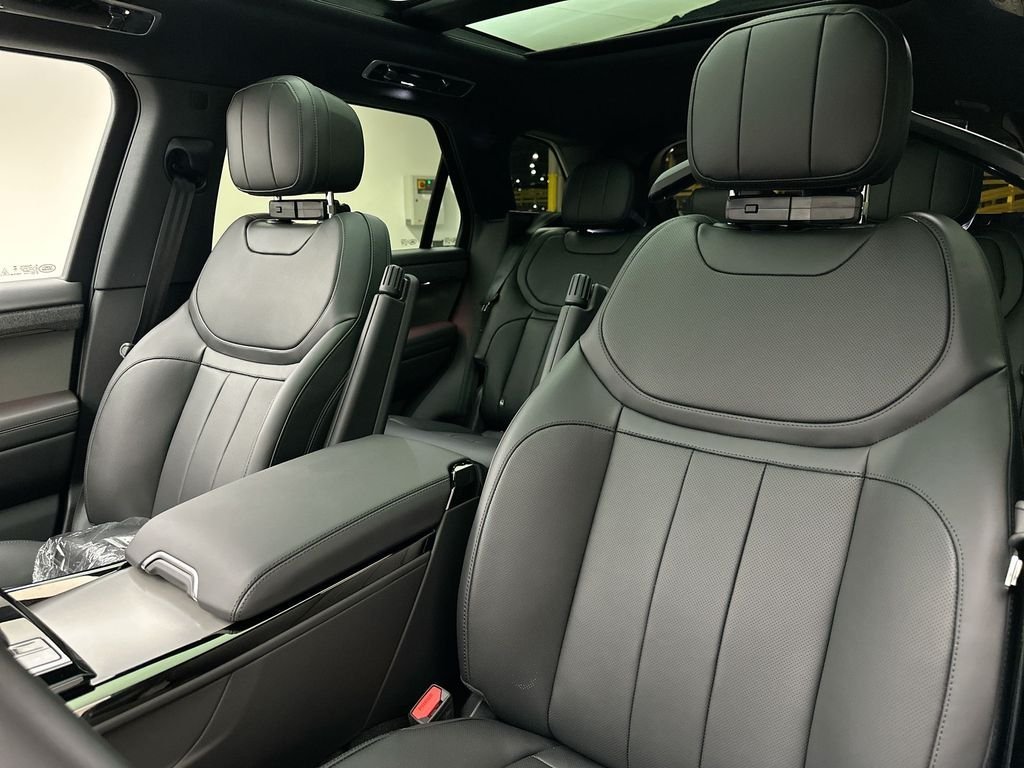 New 2026 Borasco Grey LAND ROVER SE image 18