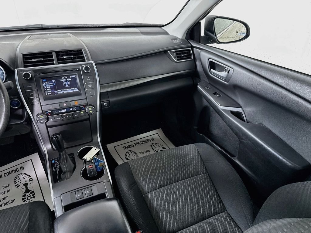 Used 2015 Creme Brulee Mica Toyota LE image 22