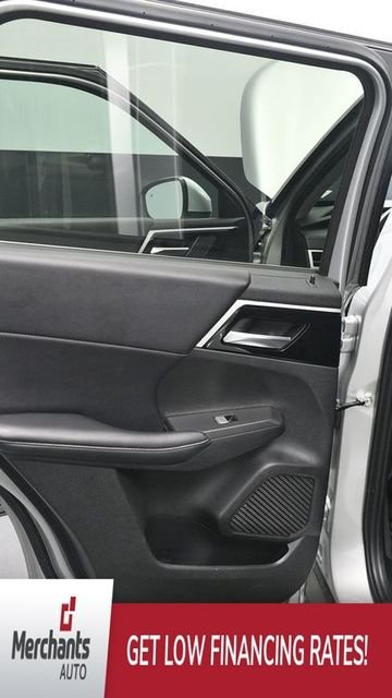 Used 2024 Silver Mitsubishi SE image 14