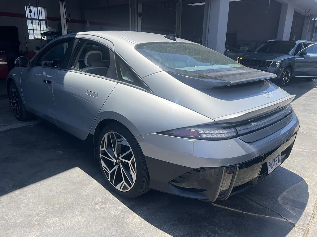 Used 2024 Silver Hyundai SEL image 3