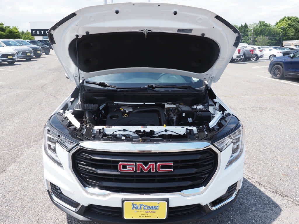 Certified Used 2024 Summit White GMC SLE image 39