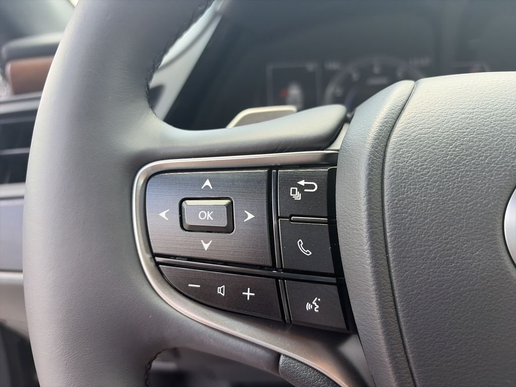 Used 2023 Black Lexus 350 image 21