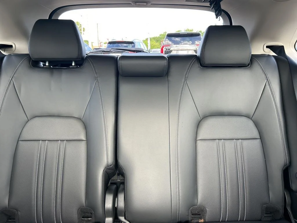 Used 2023 White Honda EX-L image 13