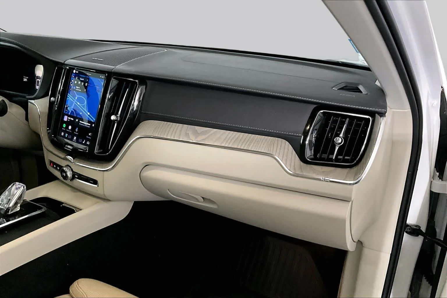 Used 2022 Crystal White Metallic Volvo Inscription image 19