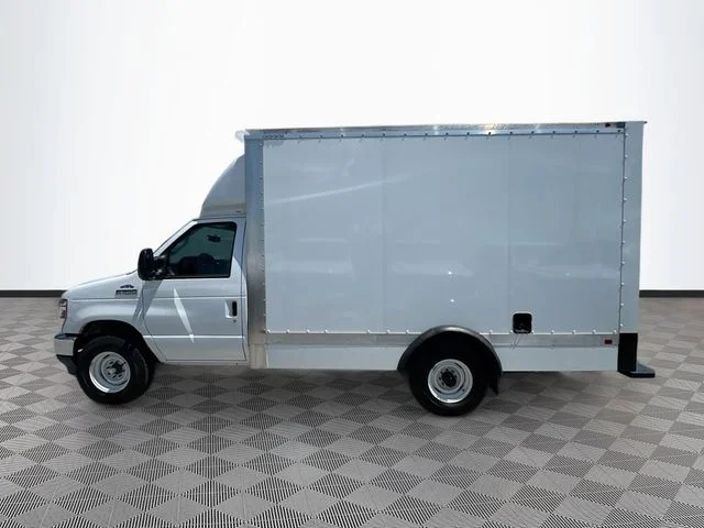 New 2025 Oxford White Ford 12