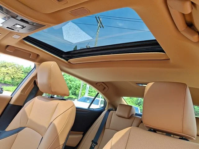 Used 2024 Eminent White Pearl Lexus 350 image 13