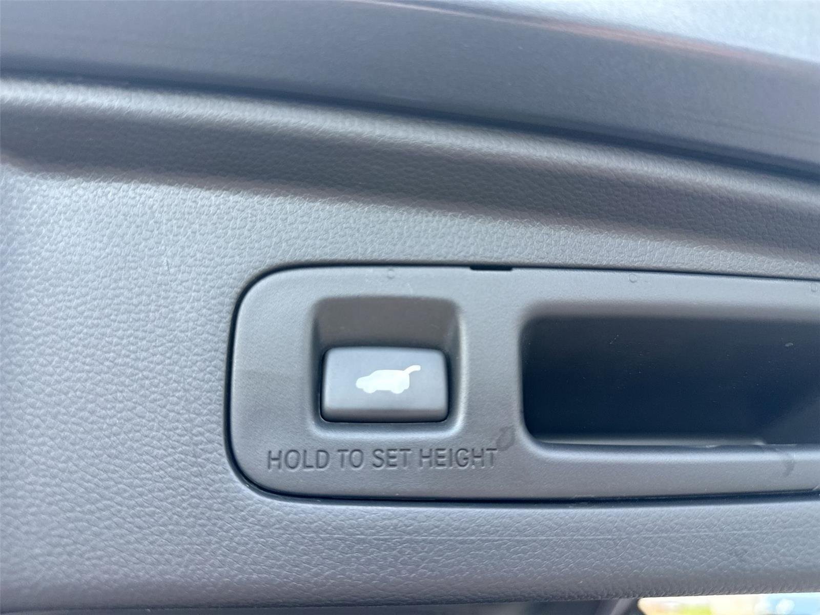 Used 2025 Meteorite Gray Metallic Honda EX-L image 18