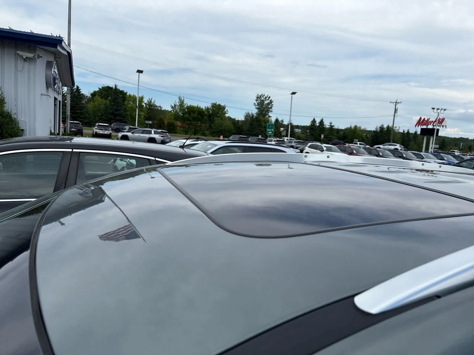 Used 2023 Sage Metallic Buick Avenir image 9