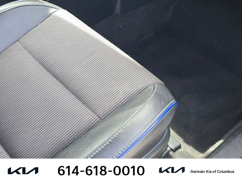 Used 2017  Toyota SE image 26