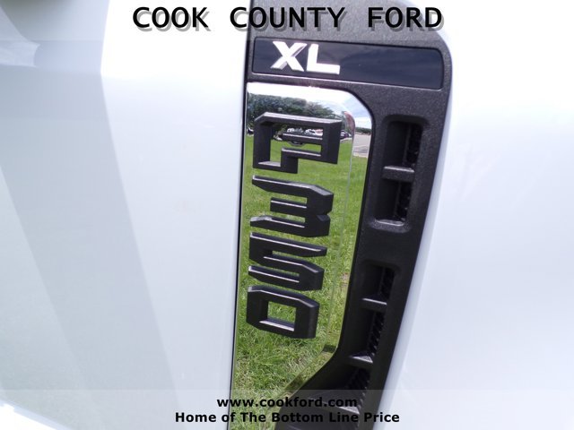 New 2026 Oxford White Ford F-350® XL image 10