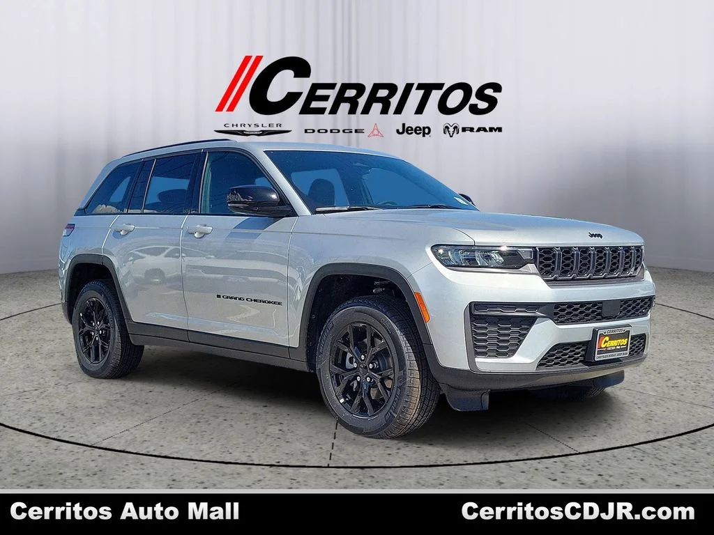 New 2026 Silver Zynith Exterior Paint Jeep Altitude image 1