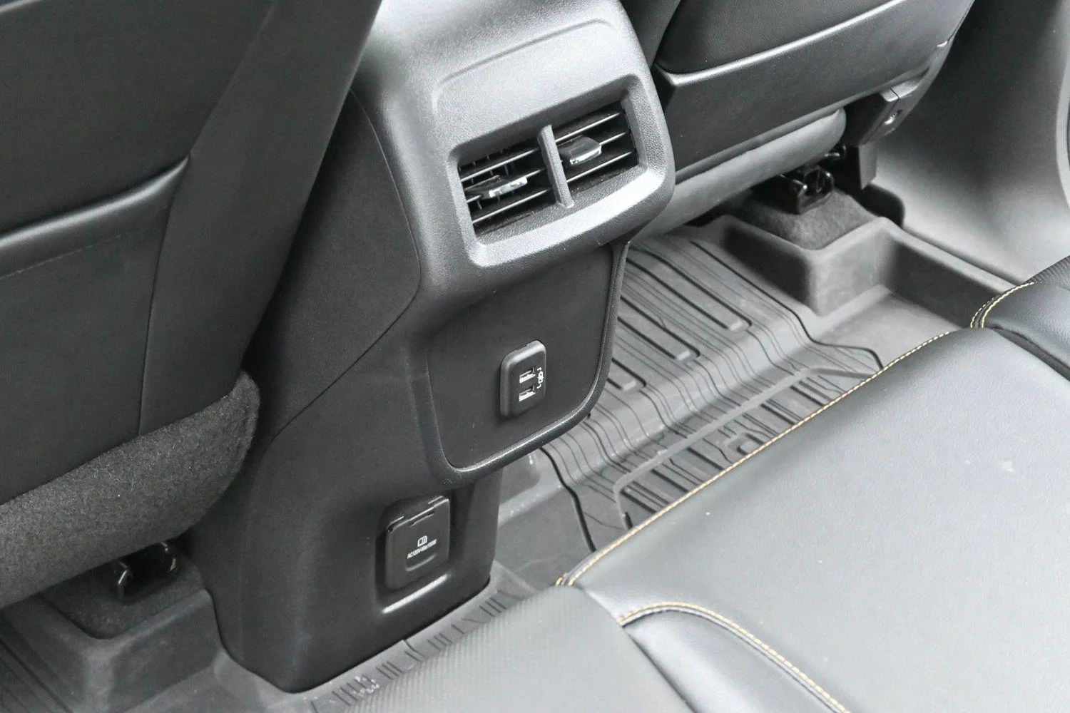 Used 2022 Summit White GMC AT4 image 34