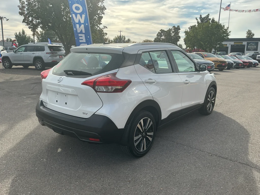 Used 2019 Aspen White Tricoat Nissan SV image 5