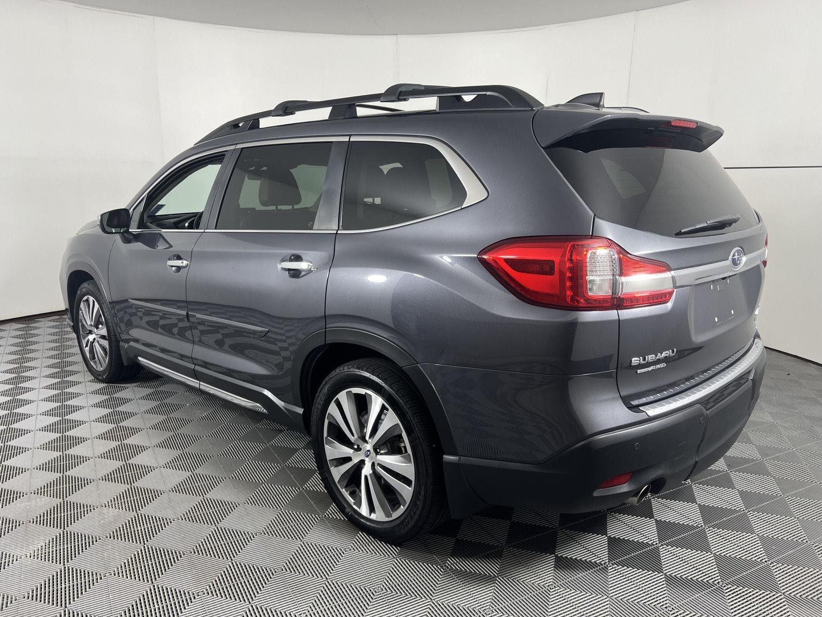 Used 2020 Magnetite Gray Metallic Subaru Touring image 9