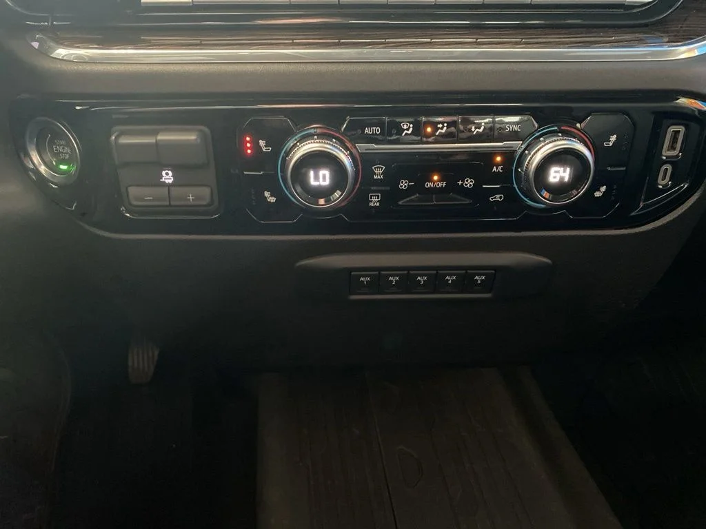 Used 2024 White GMC SLE image 5