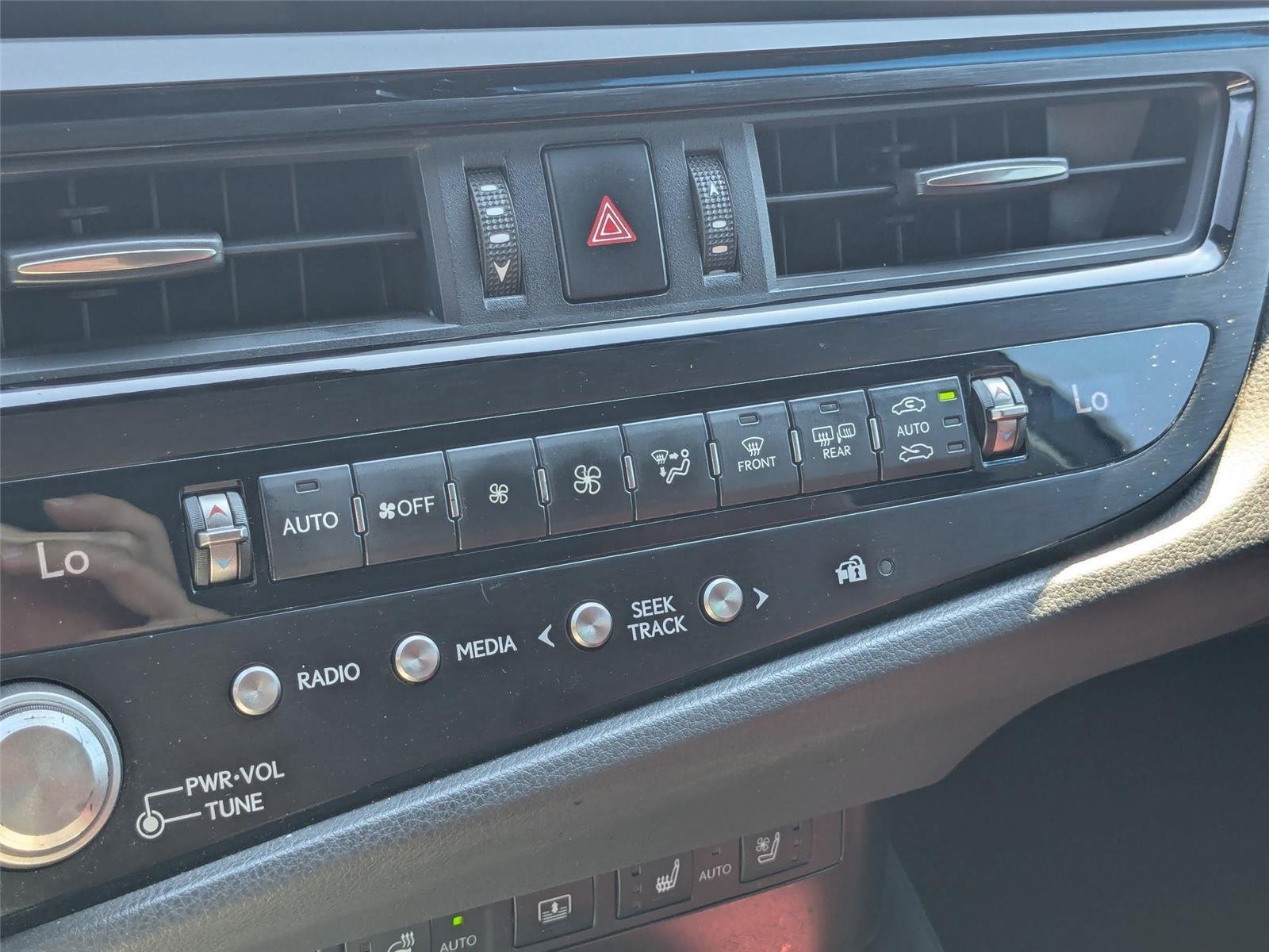 Used 2023  Lexus ES 350 F SPORT Handling image 21