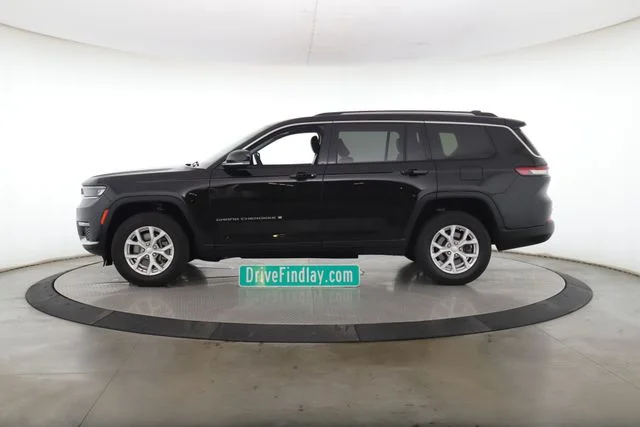 Used 2023 Black Jeep Limited image 9