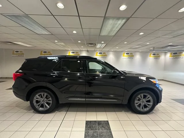 Used 2024 Black Ford XLT image 3